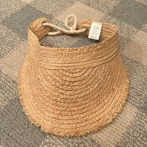 Woman’s straw visor